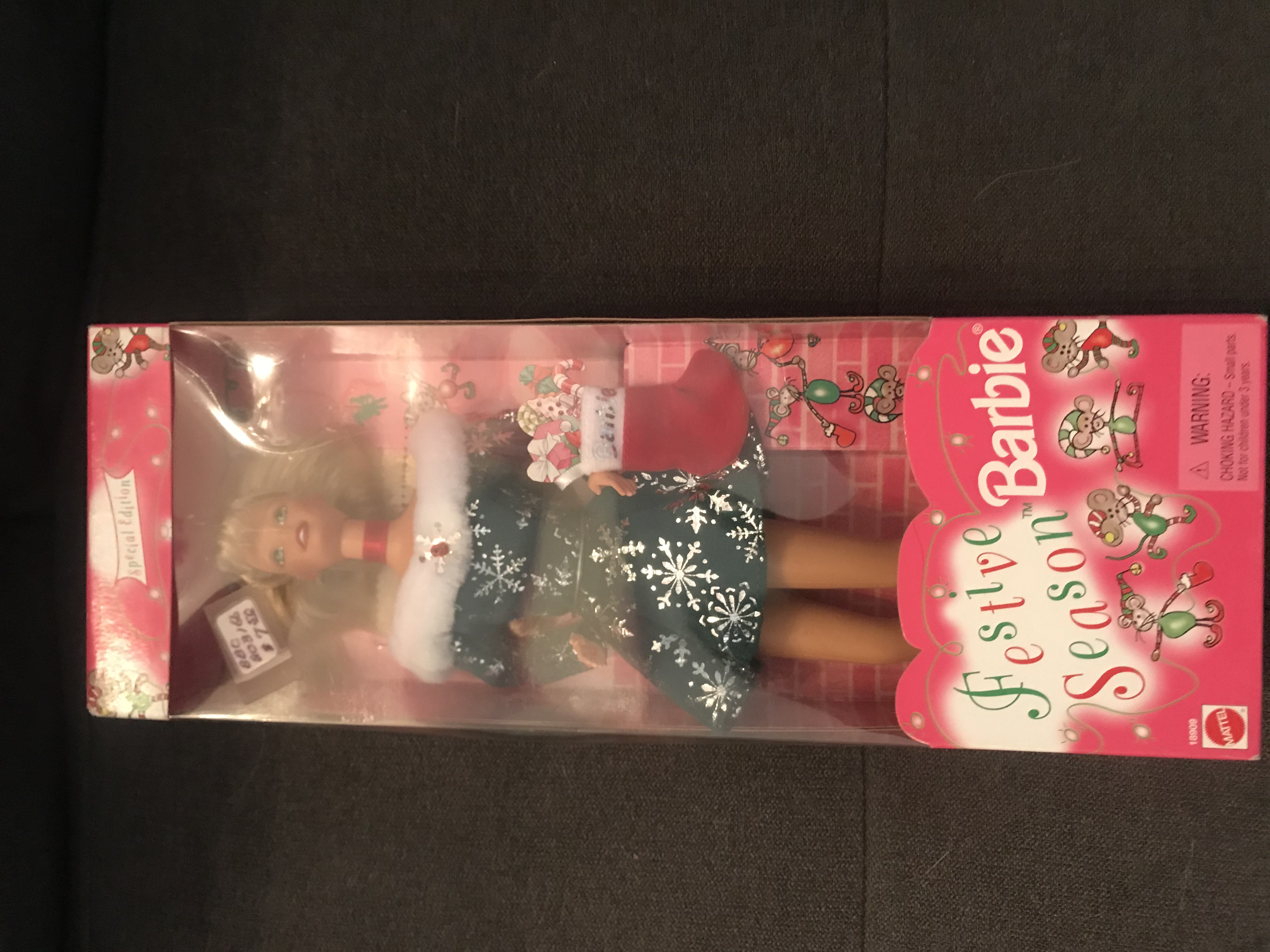 Festive season 1997 Barbie Doll 18909 Vintage Mattel New Special Edition