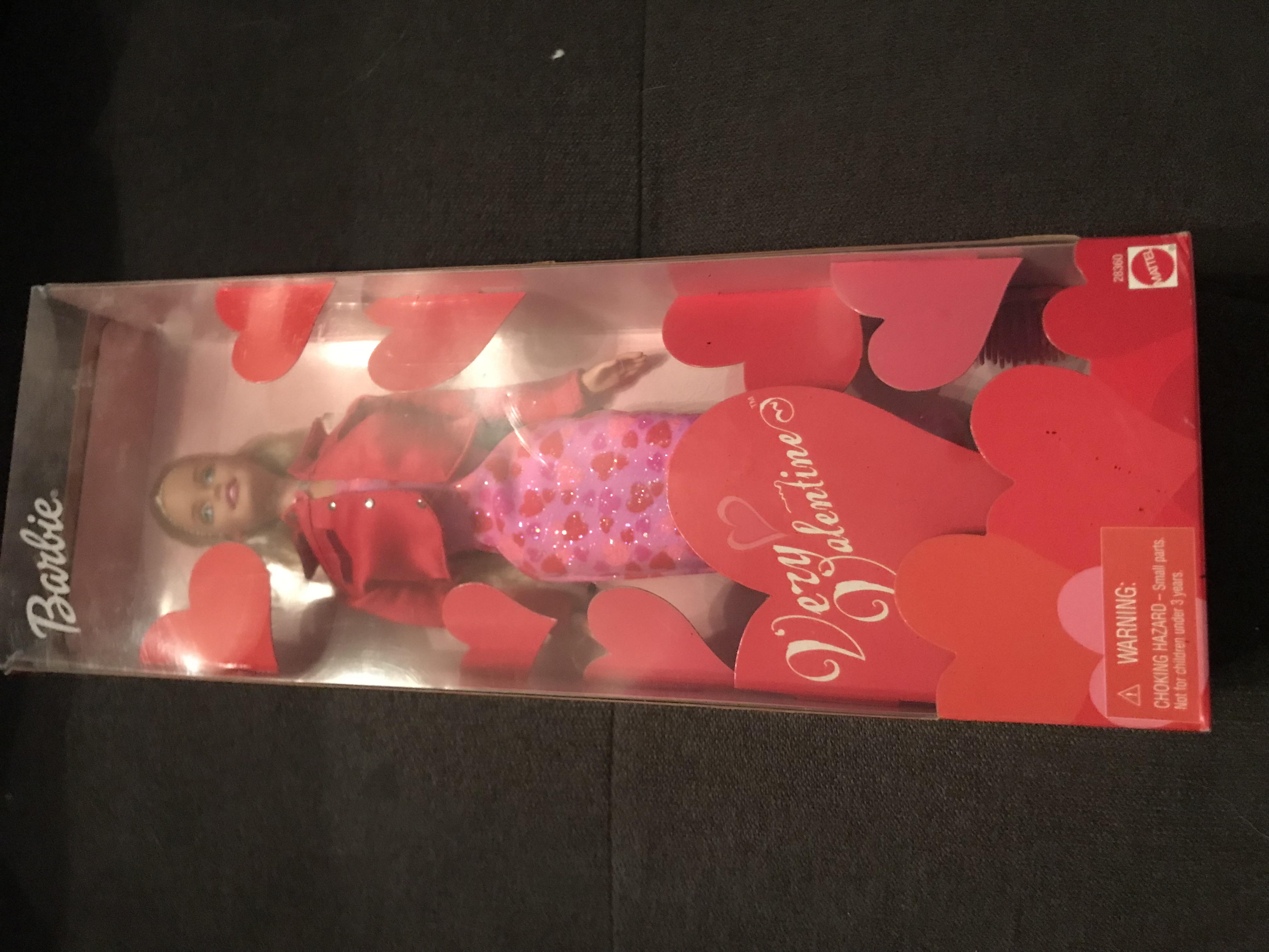 Vintage VERY VALENTINE Barbie 2000 Mattel 28360 Hearts Dress NEW